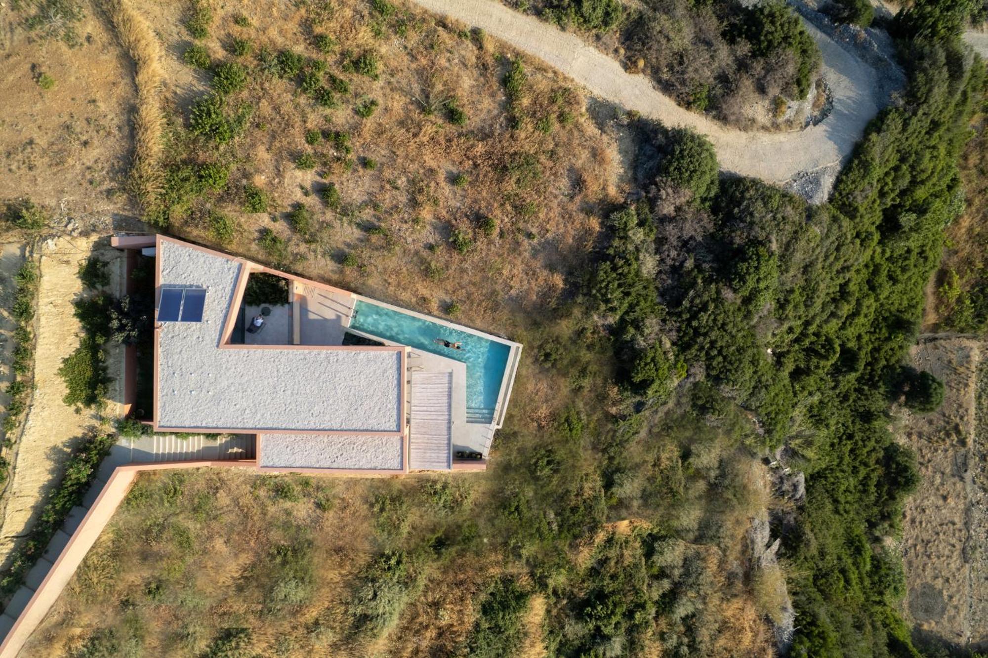 Willa Casa Tarrha- Beachfront With Heated Pool