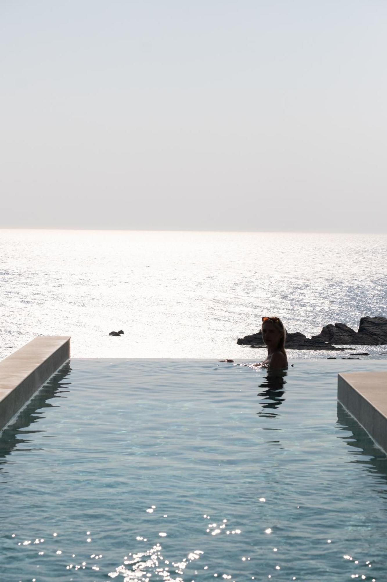 Casa Tarrha- Beachfront With Heated Pool Willa *