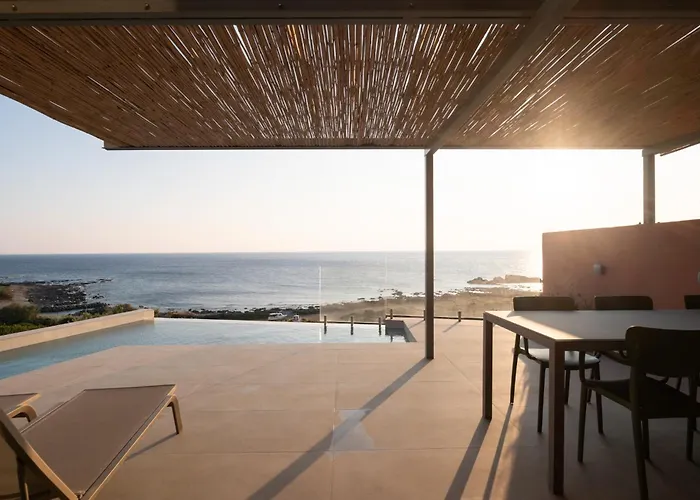 Casa Tarrha- Beachfront Villa With Heated Pool