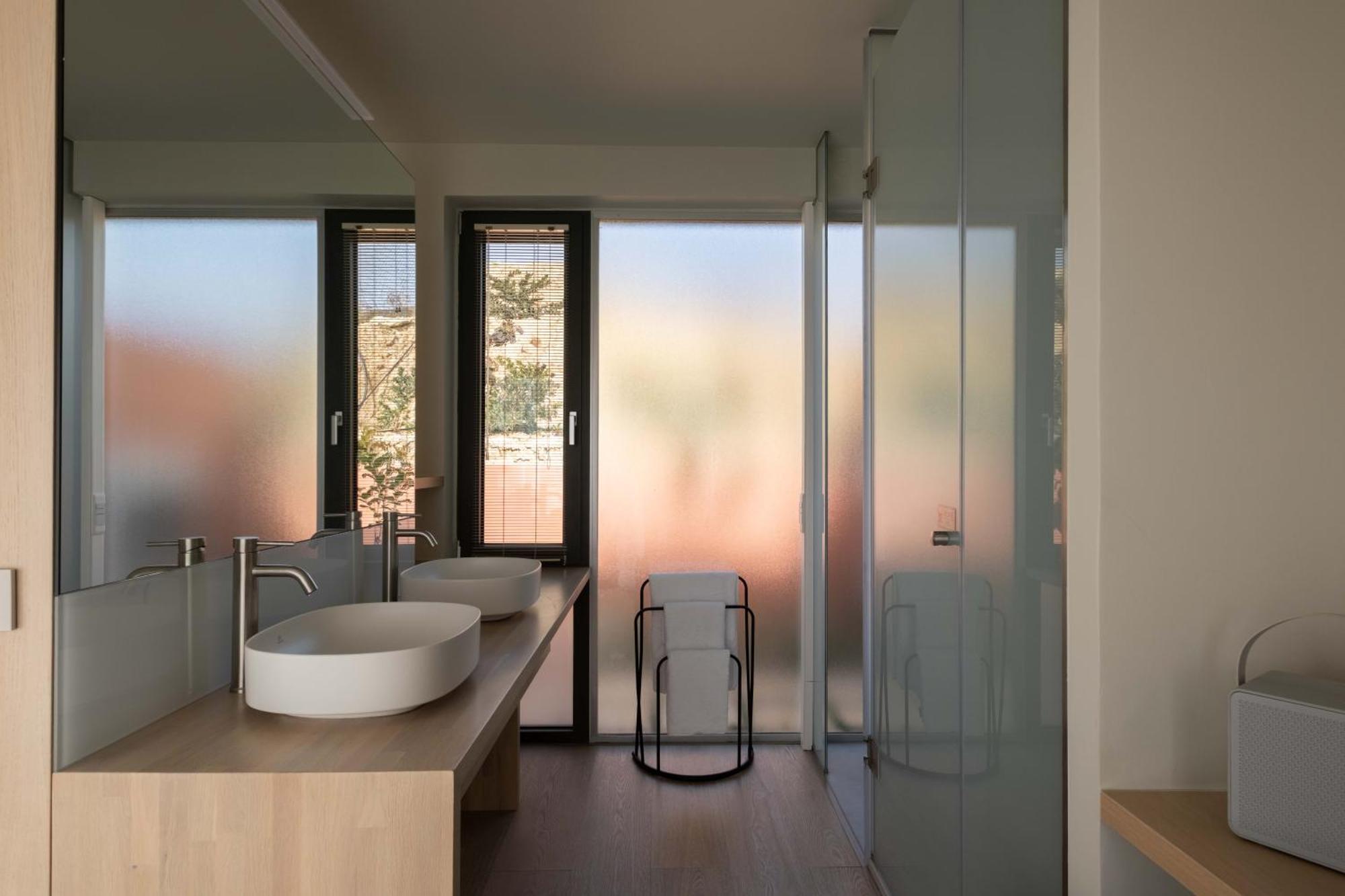 Casa Tarrha- Beachfront With Heated Pool 別墅