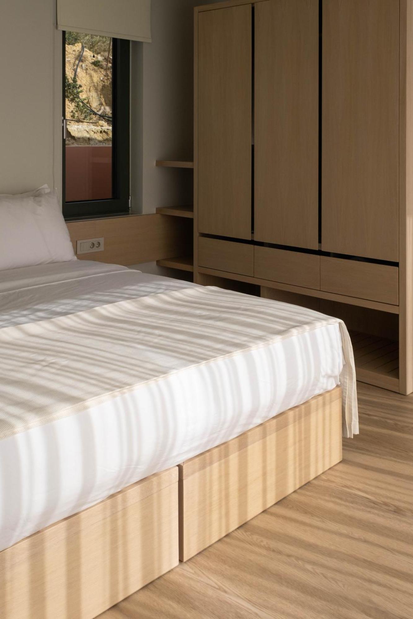 Casa Tarrha- Beachfront With Heated Pool 別墅 *