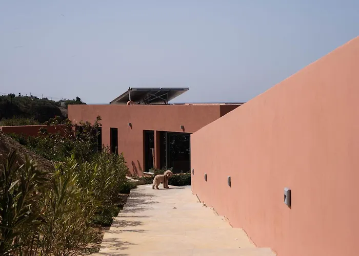 Casa Tarrha- Beachfront Villa With Heated Pool