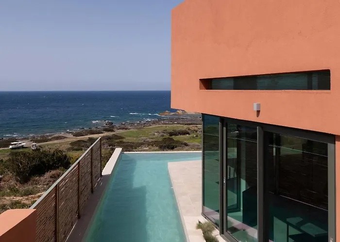Casa Tarrha- Beachfront Villa With Heated Pool