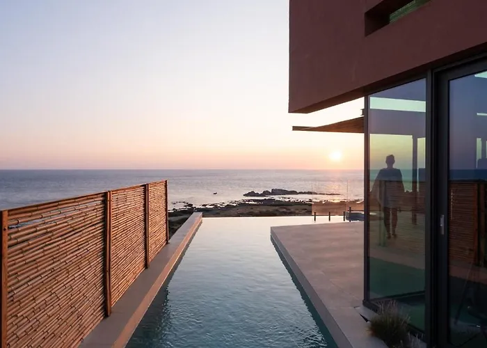 Casa Tarrha- Beachfront Villa With Heated Pool