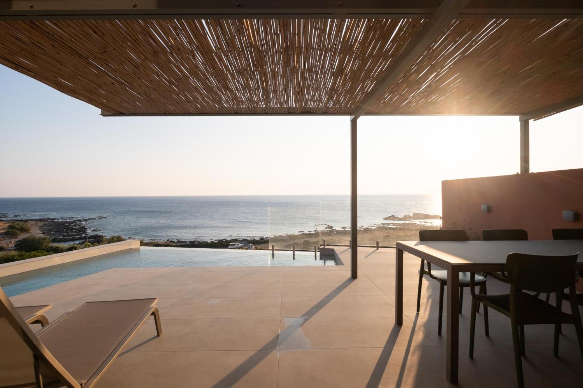 Casa Tarrha- Beachfront With Heated Pool Villa *