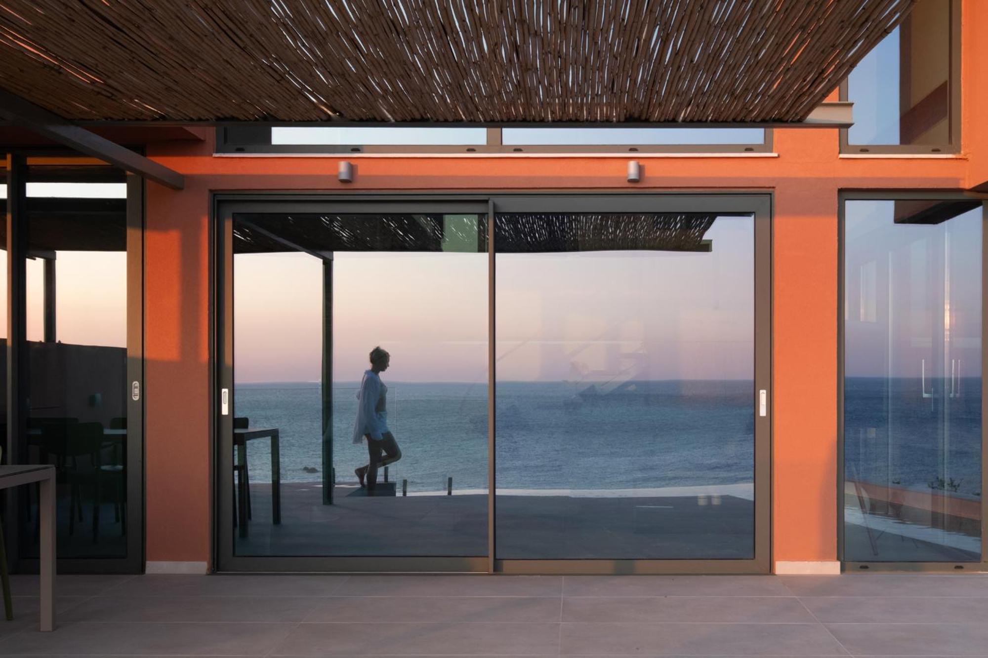 Casa Tarrha- Beachfront With Heated Pool Villa Livadia (Crete)
